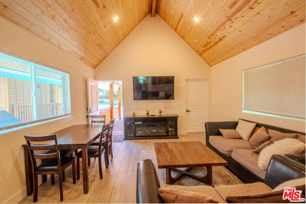253 Imperial Avenue Property Photo 8