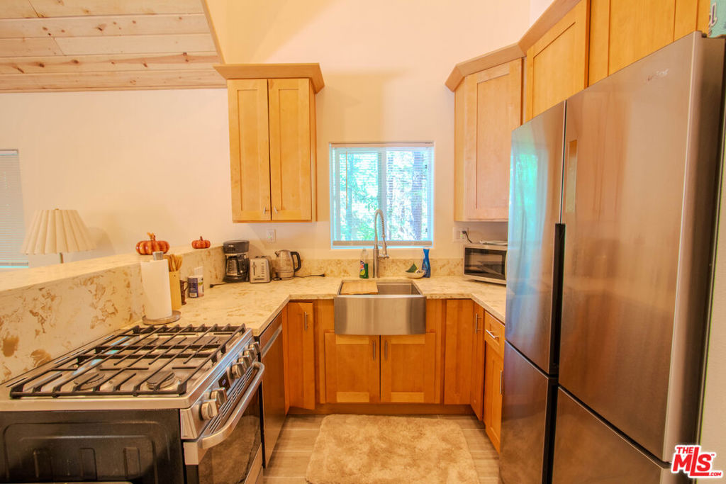 253 Imperial Avenue Property Photo 9