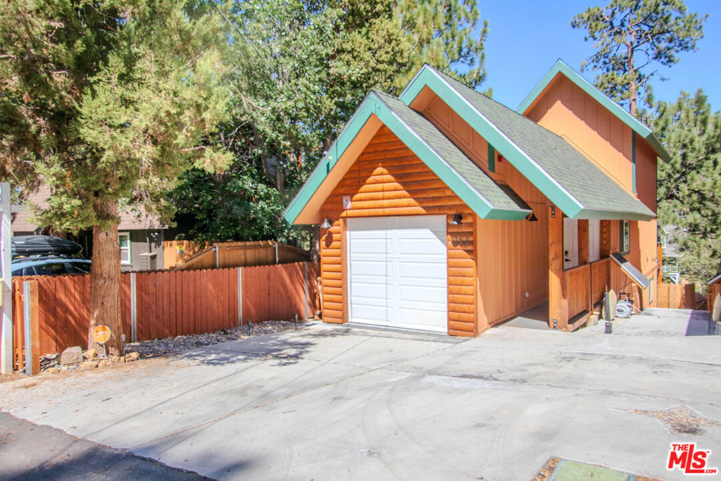 253 Imperial Avenue Property Photo 28