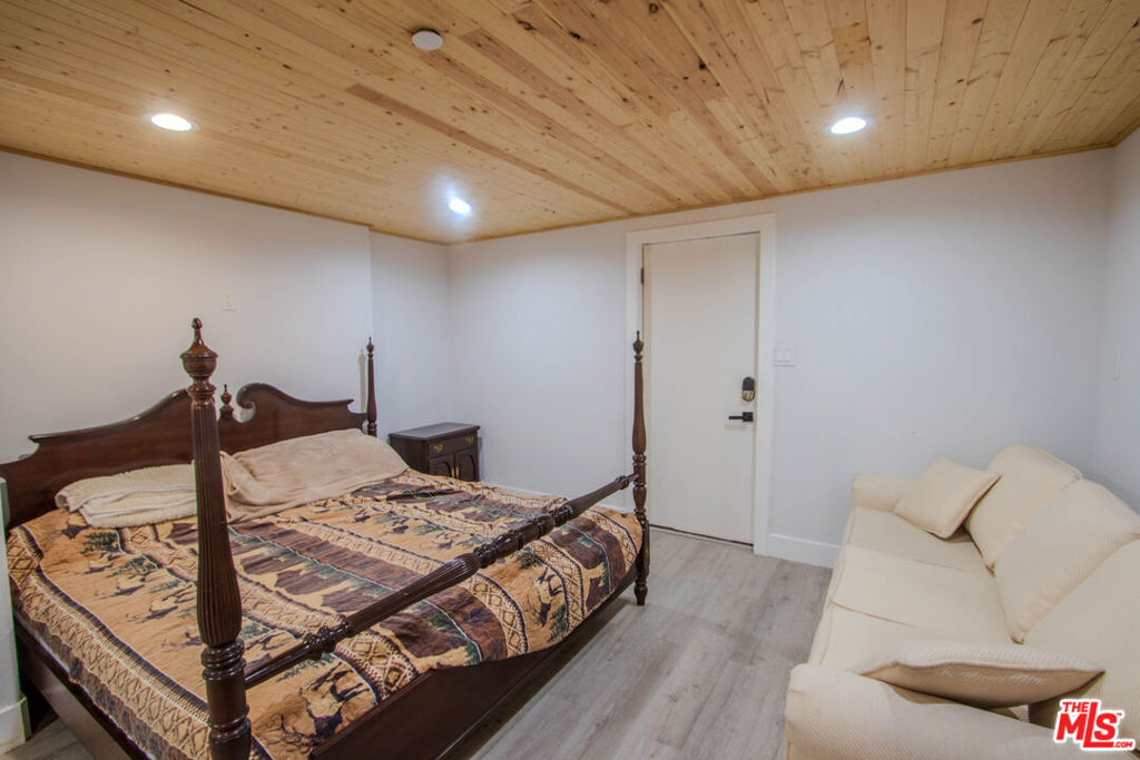 253 Imperial Avenue Property Photo 32