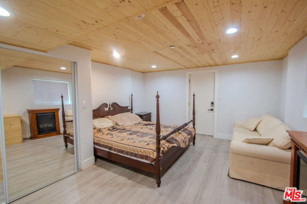 253 Imperial Avenue Property Photo 35