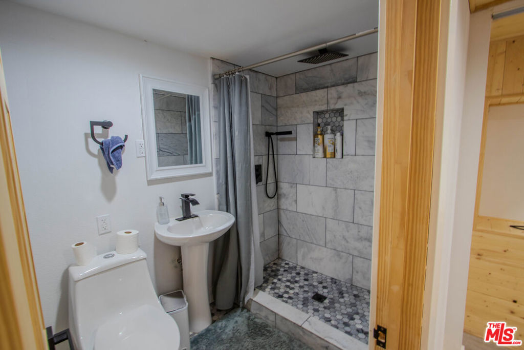 253 Imperial Avenue Property Photo 37