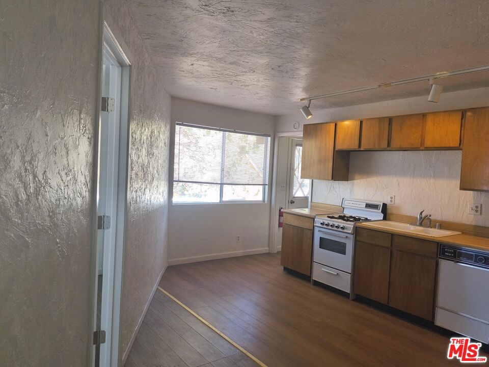 2767 Cedar Lane Property Photo 2