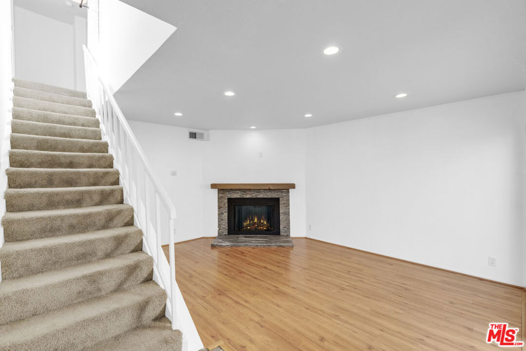 18411 Hatteras Street 246 Property Photo 10