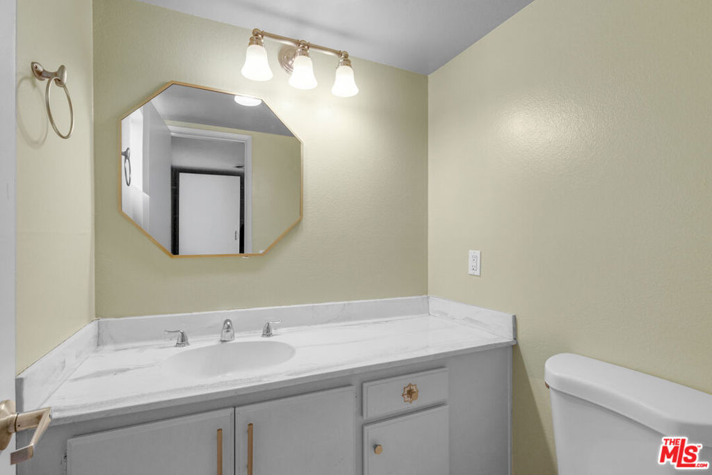 18411 Hatteras Street 246 Property Photo 17
