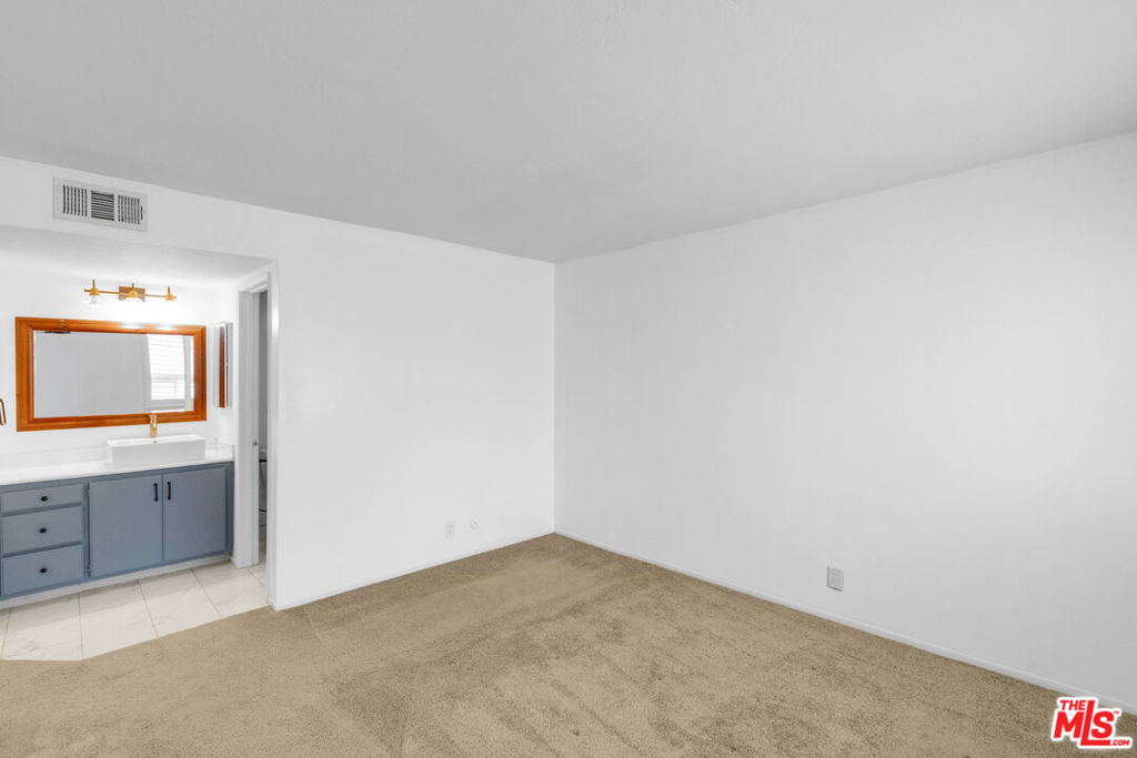18411 Hatteras Street 246 Property Photo 21