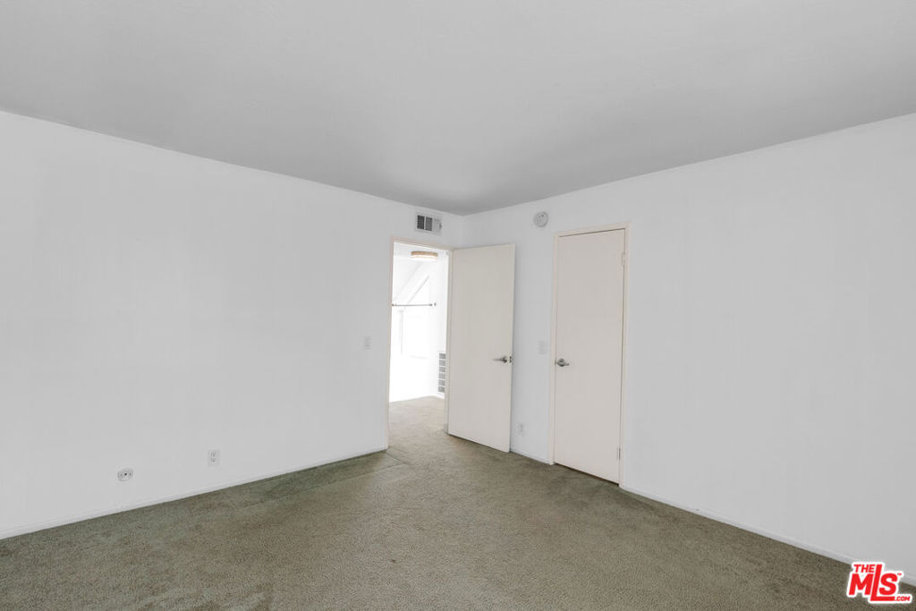 18411 Hatteras Street 246 Property Photo 28