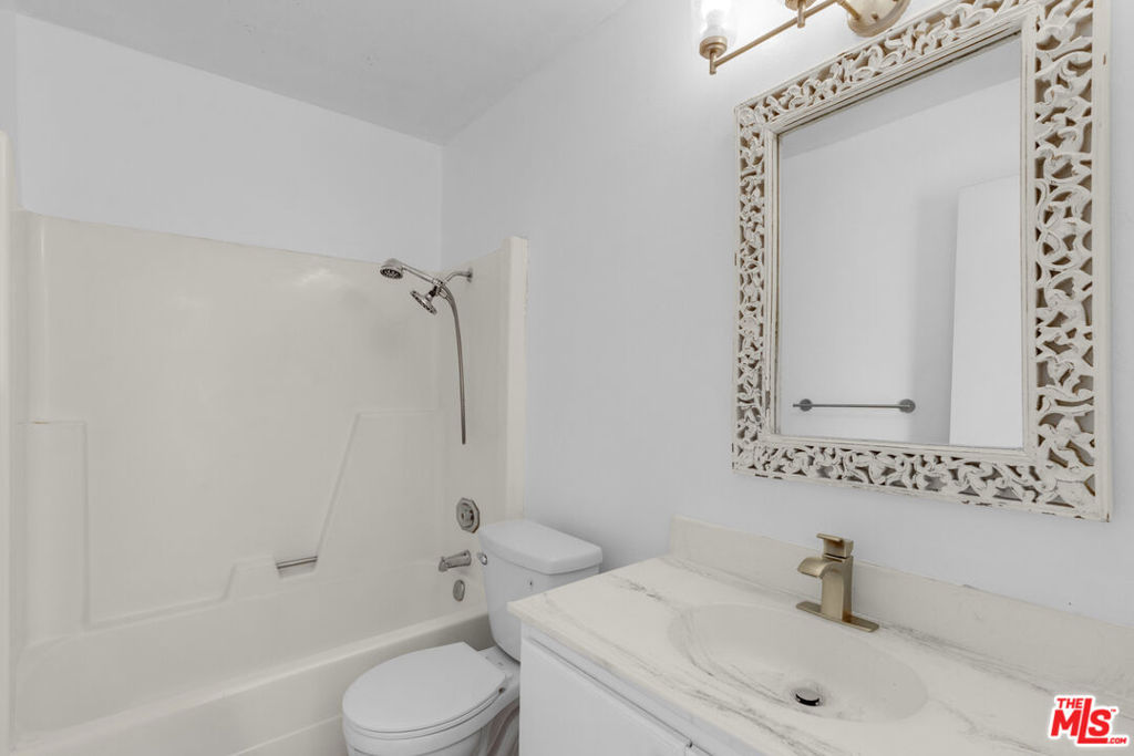 18411 Hatteras Street 246 Property Photo 29