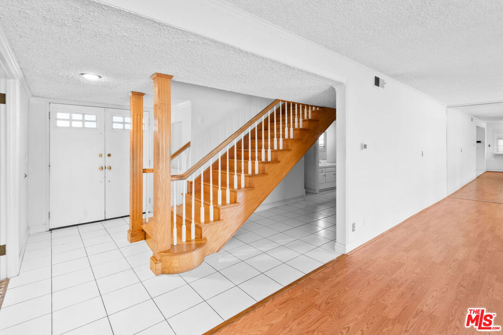 19429 Broadacres Avenue Property Photo 5
