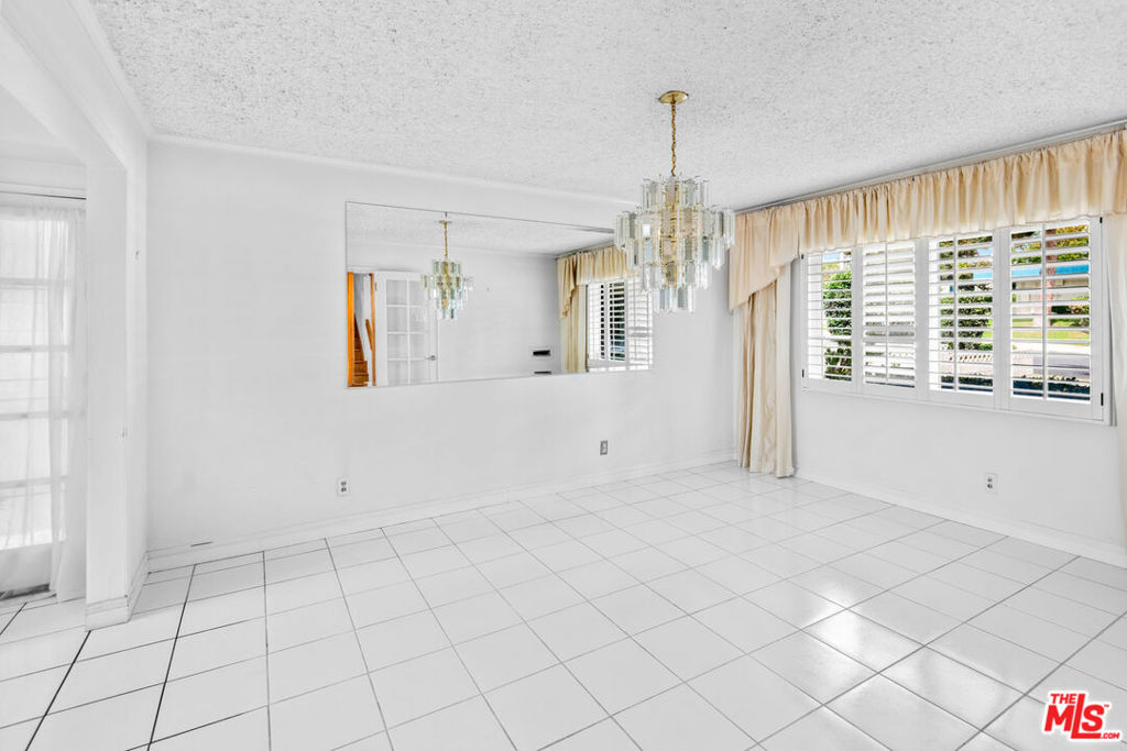 19429 Broadacres Avenue Property Photo 6