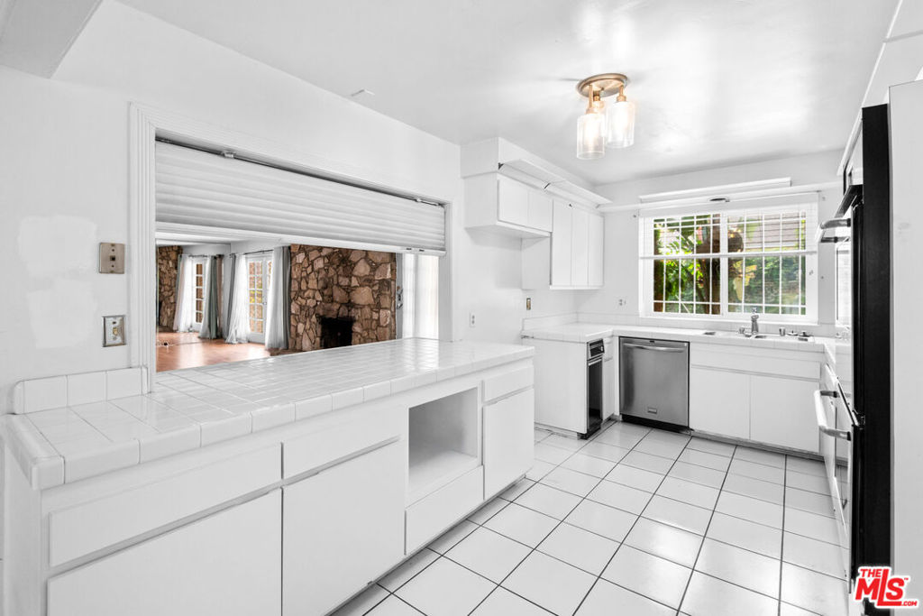 19429 Broadacres Avenue Property Photo 7