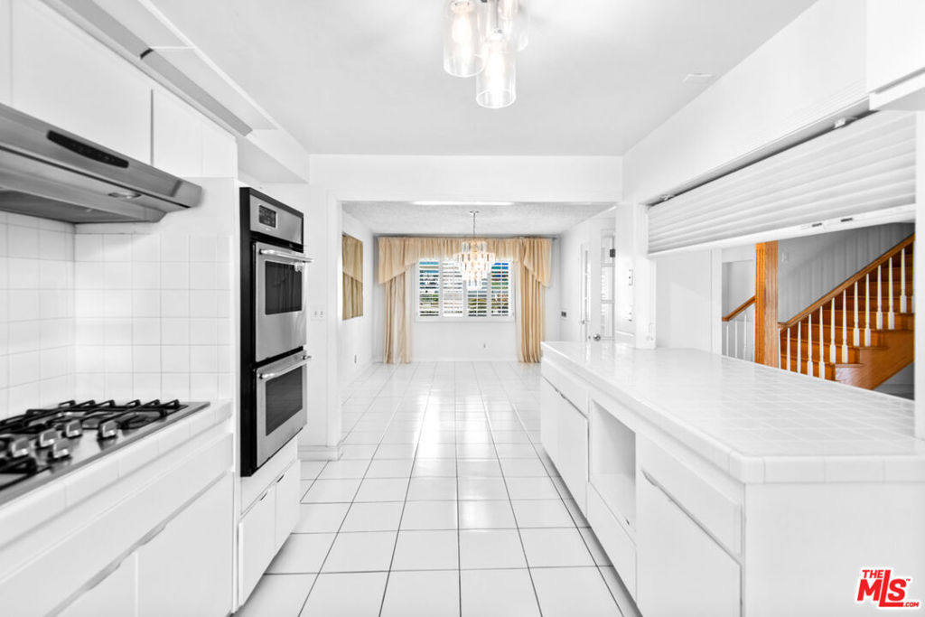 19429 Broadacres Avenue Property Photo 8
