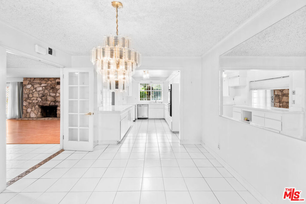 19429 Broadacres Avenue Property Photo 10