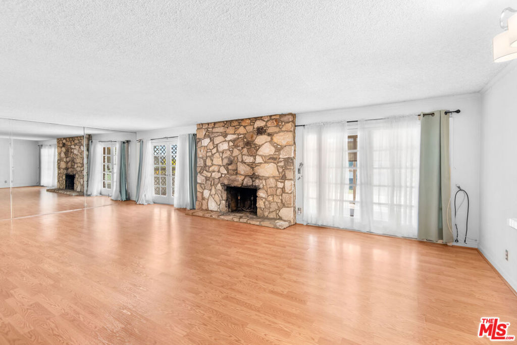 19429 Broadacres Avenue Property Photo 11