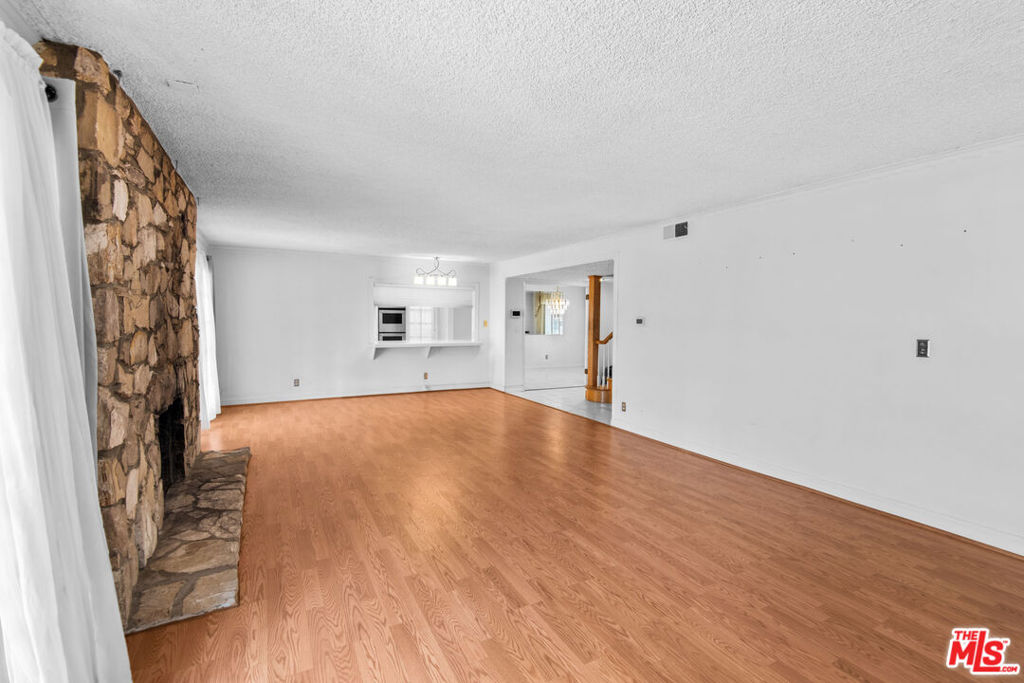 19429 Broadacres Avenue Property Photo 13