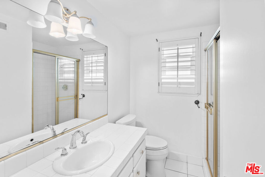 19429 Broadacres Avenue Property Photo 14
