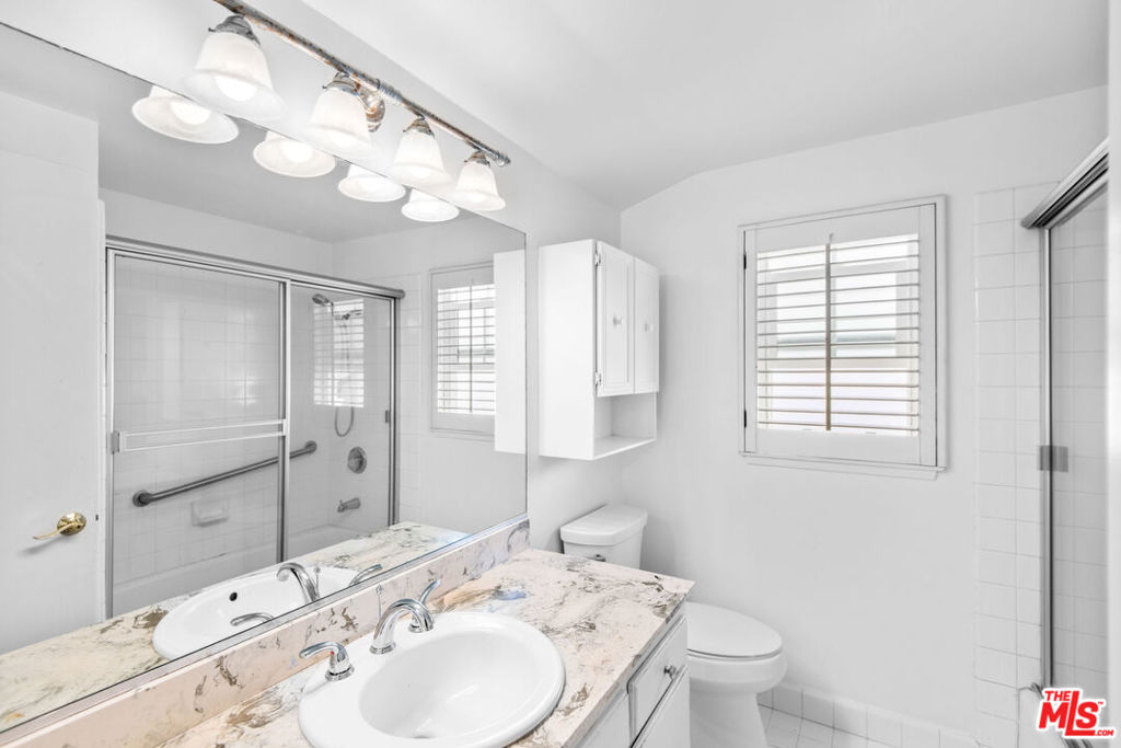 19429 Broadacres Avenue Property Photo 21
