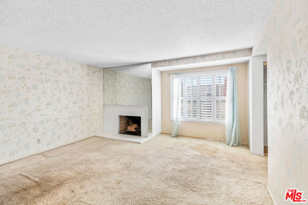 19429 Broadacres Avenue Property Photo 28