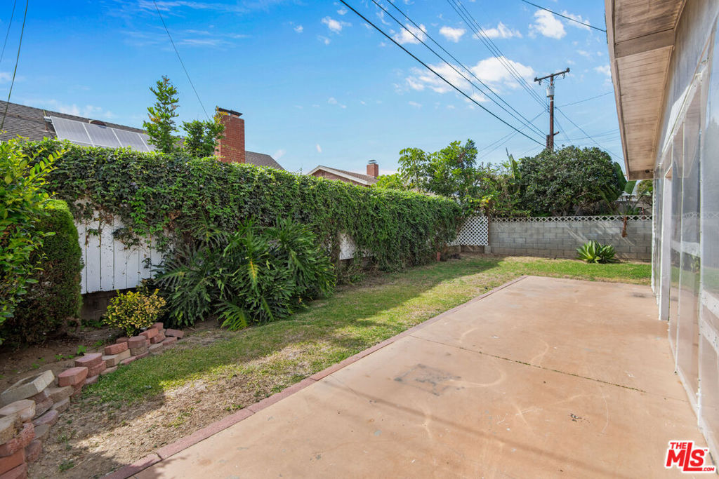 19429 Broadacres Avenue Property Photo 37