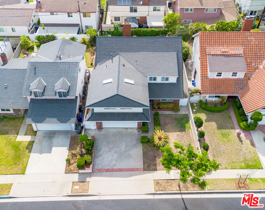 19429 Broadacres Avenue Property Photo 38