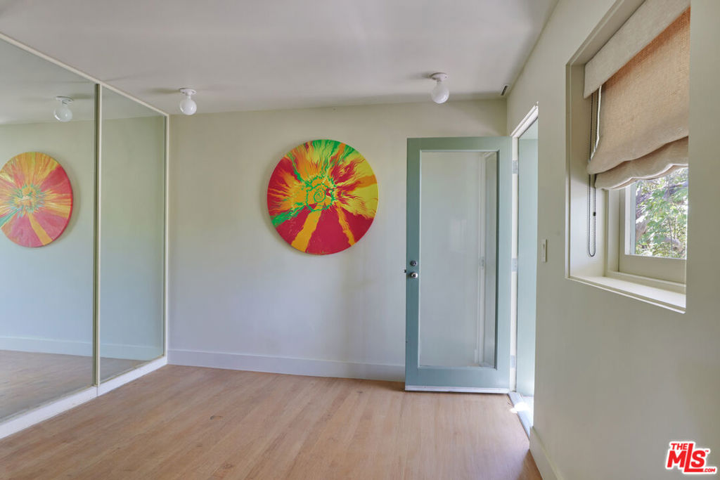 3132 Hollyridge Drive Property Photo 44