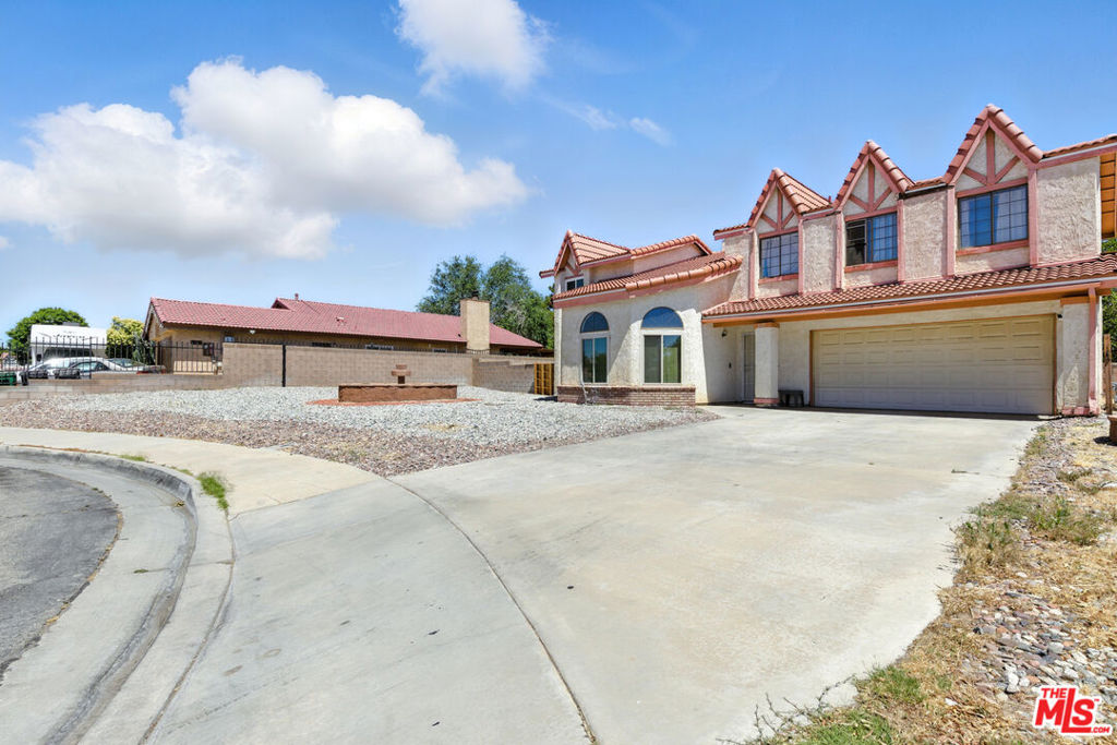 1655 E Avenue K Property Photo 5