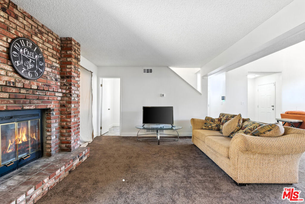 1655 E Avenue K Property Photo 10