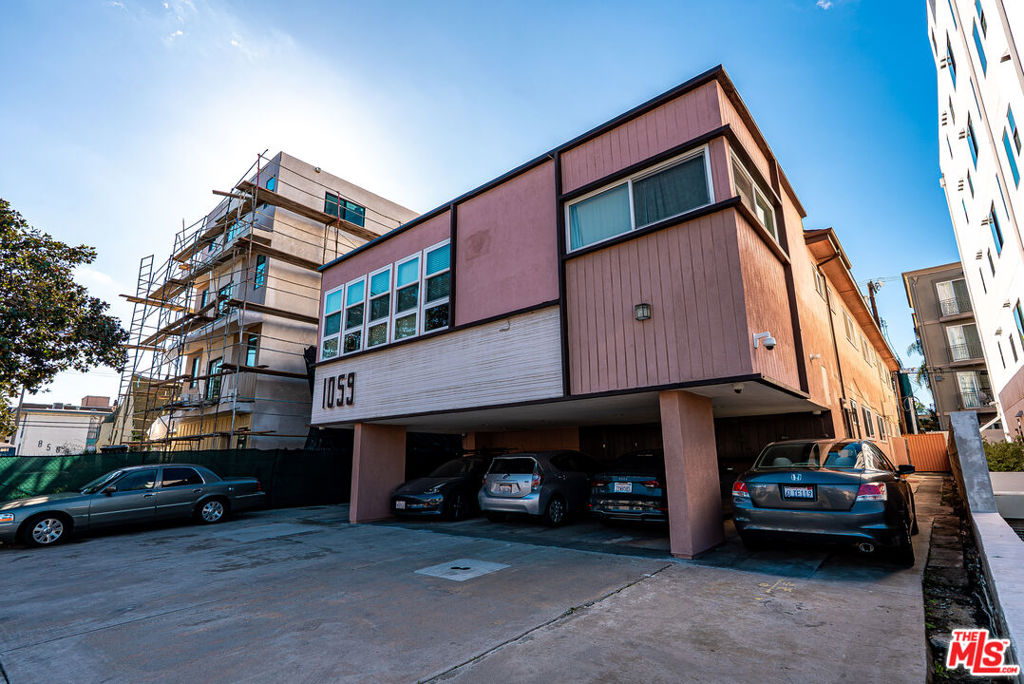 1059 S Corning Street Property Photo 1