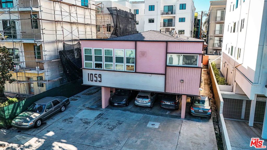 1059 S Corning Street Property Photo 8