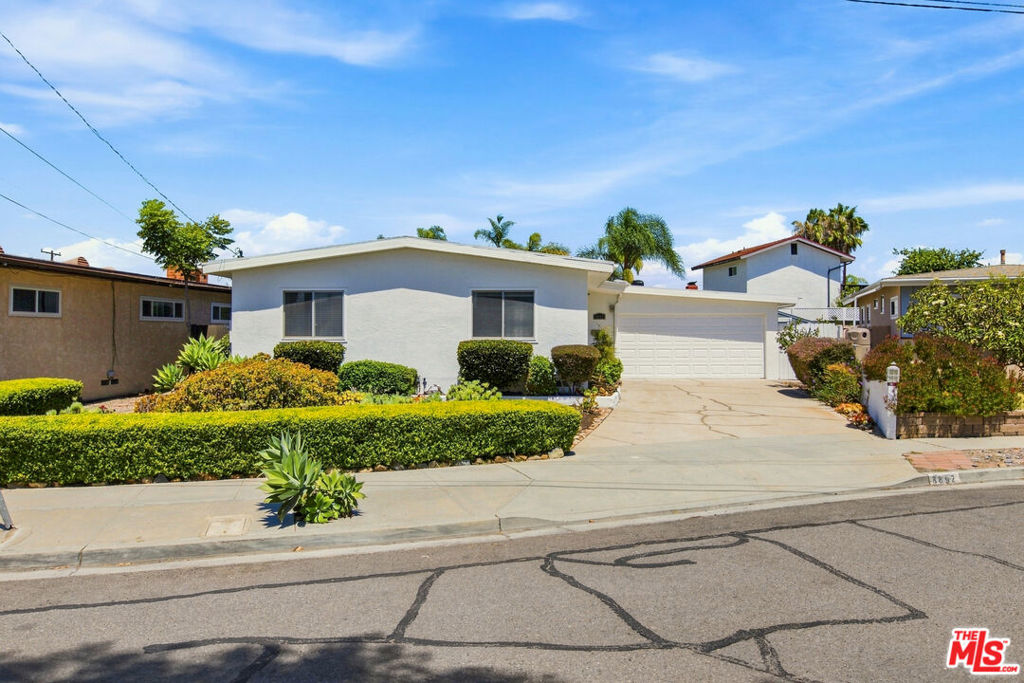 8892 Hoffing Avenue Property Photo 1