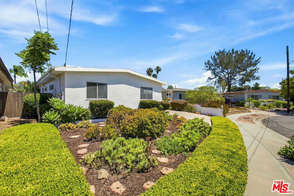 8892 Hoffing Avenue Property Photo 3
