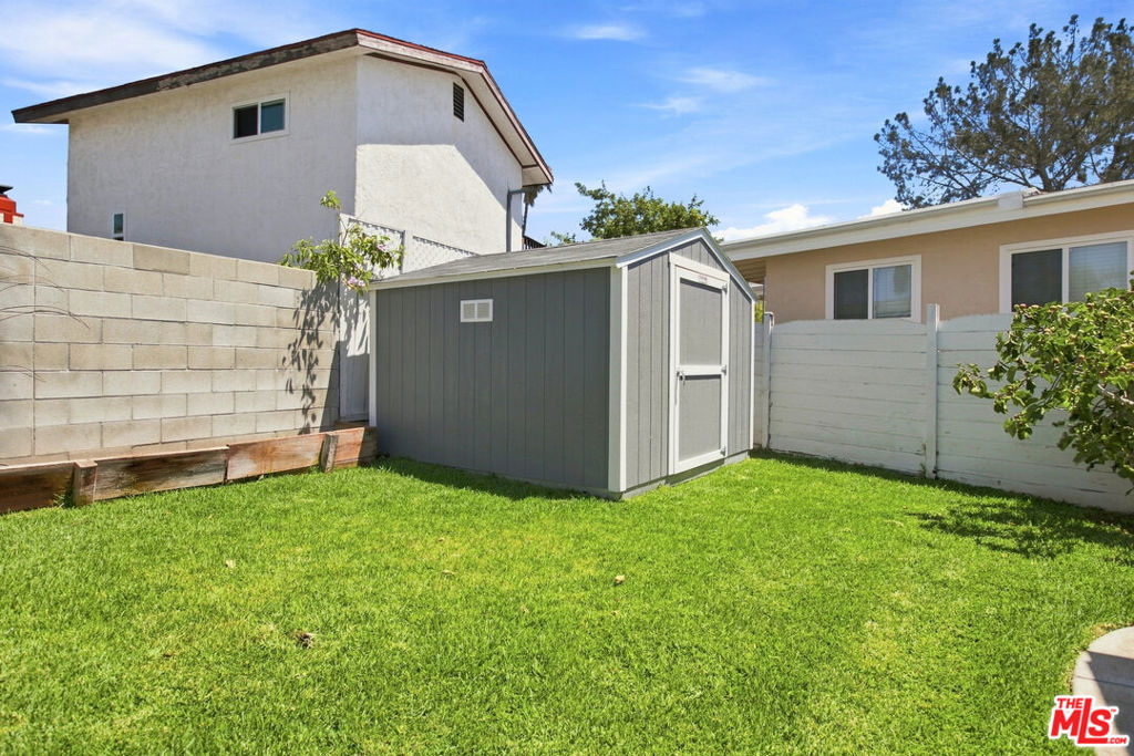 8892 Hoffing Avenue Property Photo 26