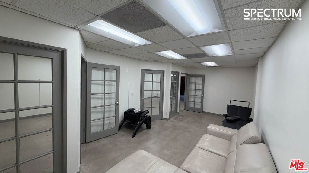 22837 Ventura Boulevard 202 Property Photo 4