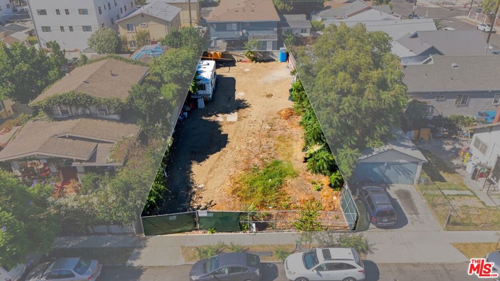 1339 W 35th Place Property Photo 1