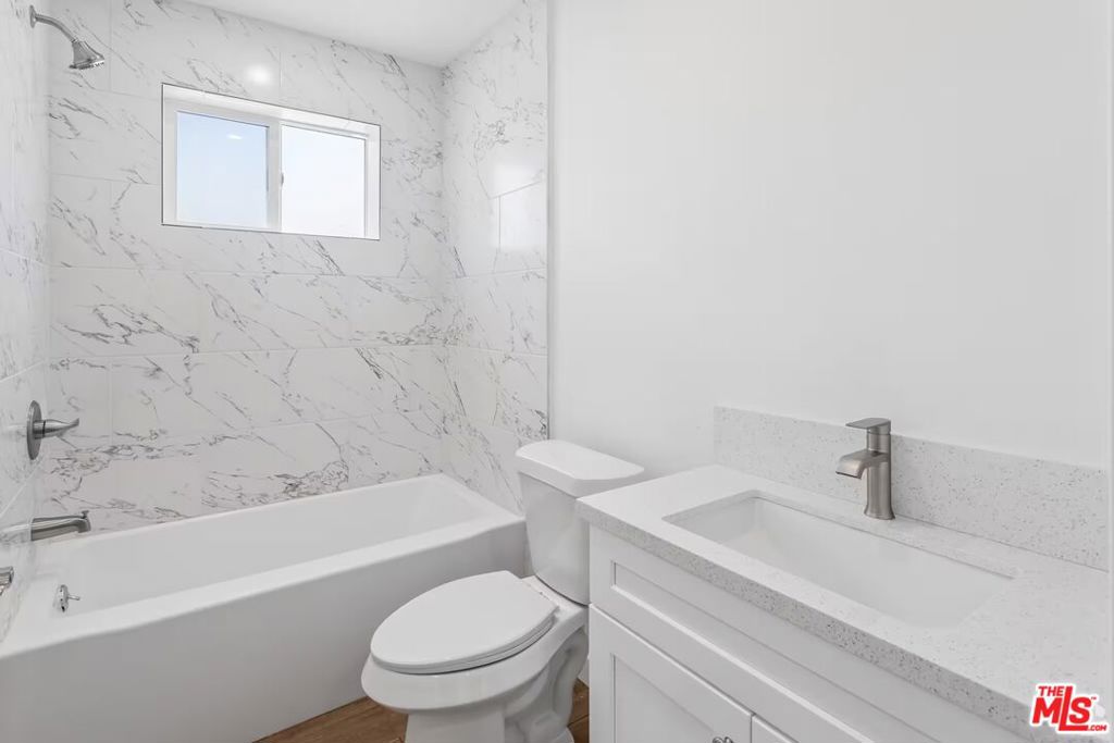 833 W 84th Street Property Photo 10