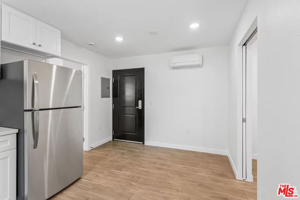 833 W 84th Street Property Photo 11