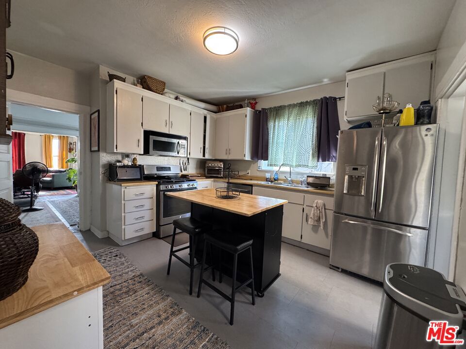 3225 Market Street Property Photo 12