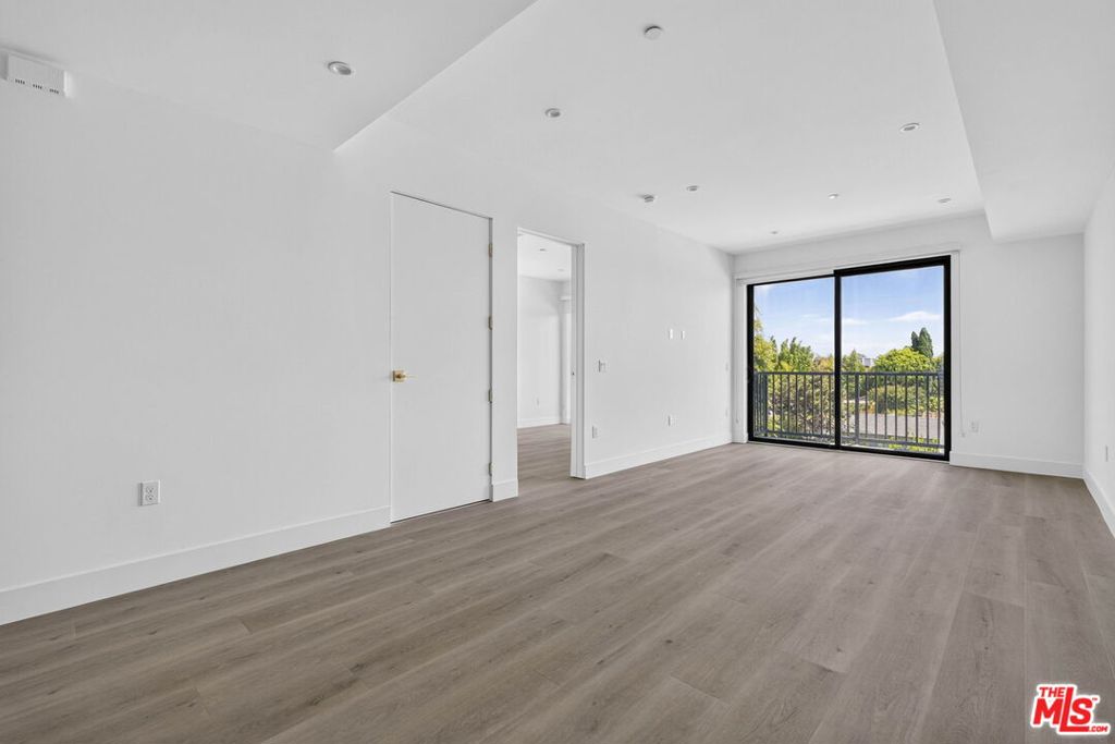 1808 Lincoln Boulevard 305 Property Photo 5