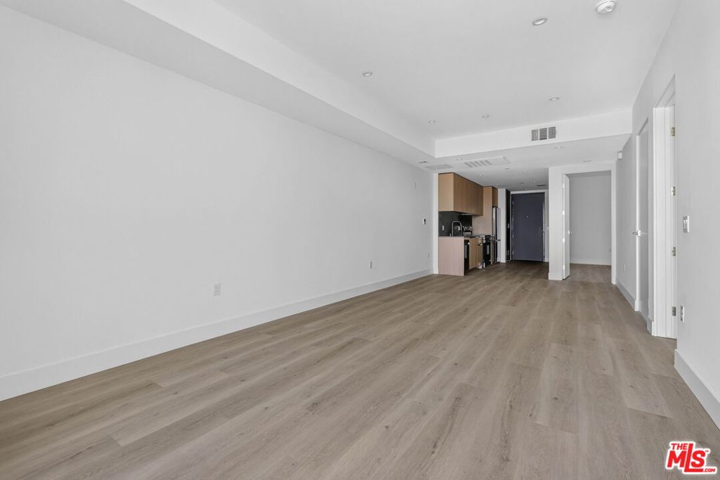 1808 Lincoln Boulevard 305 Property Photo 6
