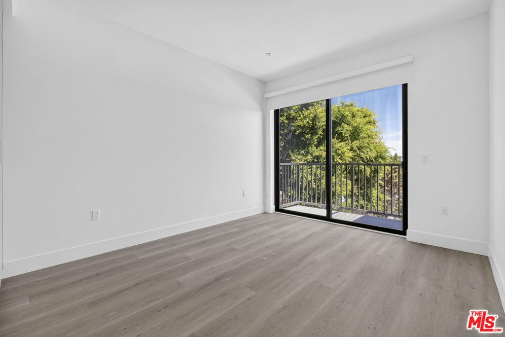 1808 Lincoln Boulevard 305 Property Photo 12