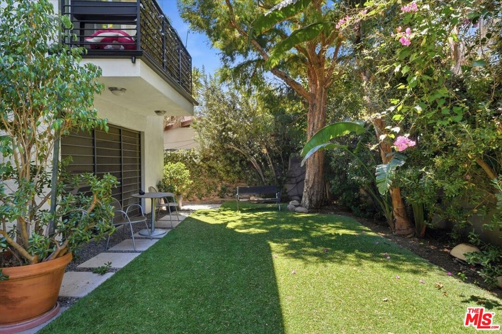 1153 N Formosa Avenue 102 Property Photo 46