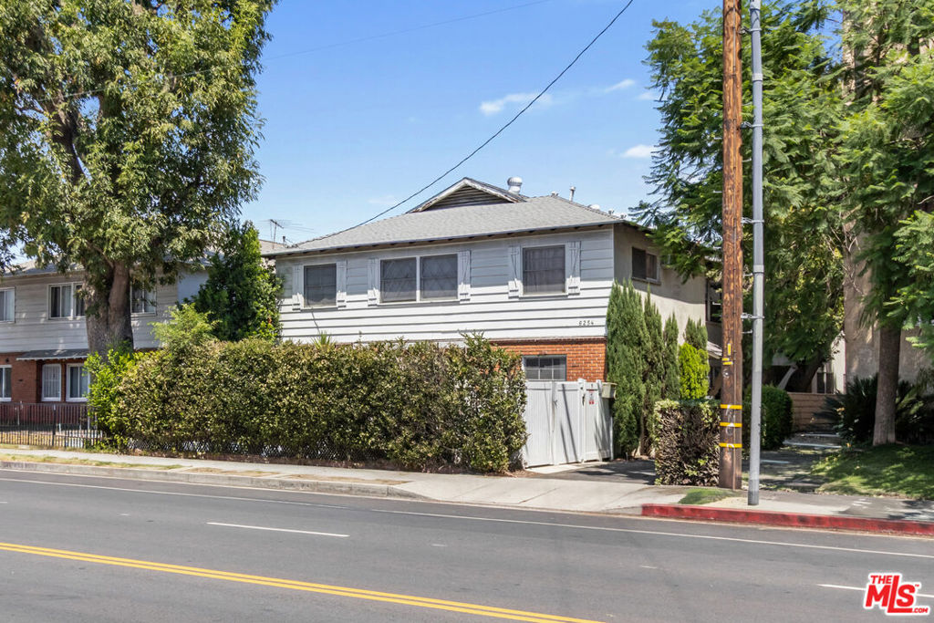 6254 Whitsett Property Photo 1