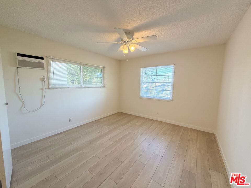 6254 Whitsett Property Photo 14