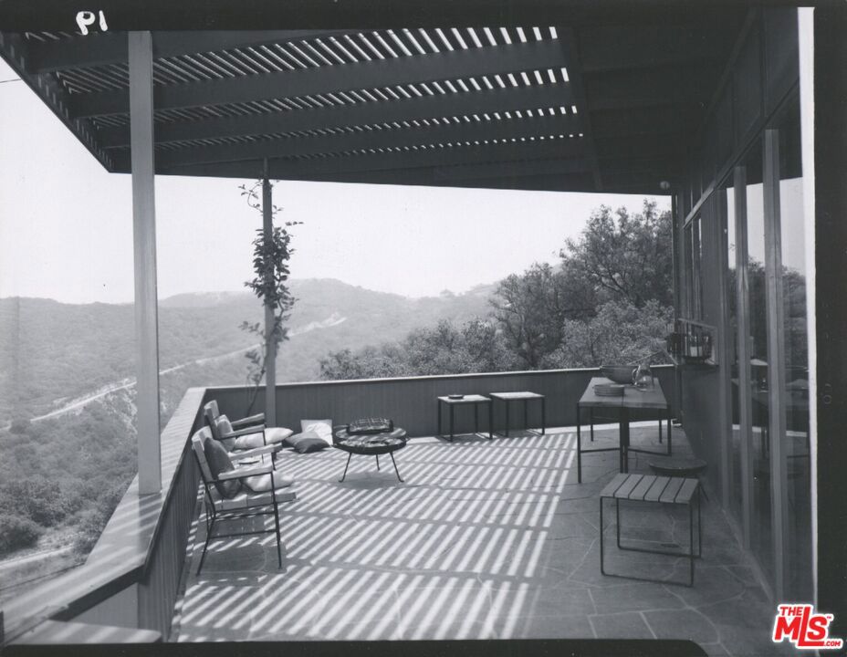 3499 Beverly Glen Boulevard Property Photo 15