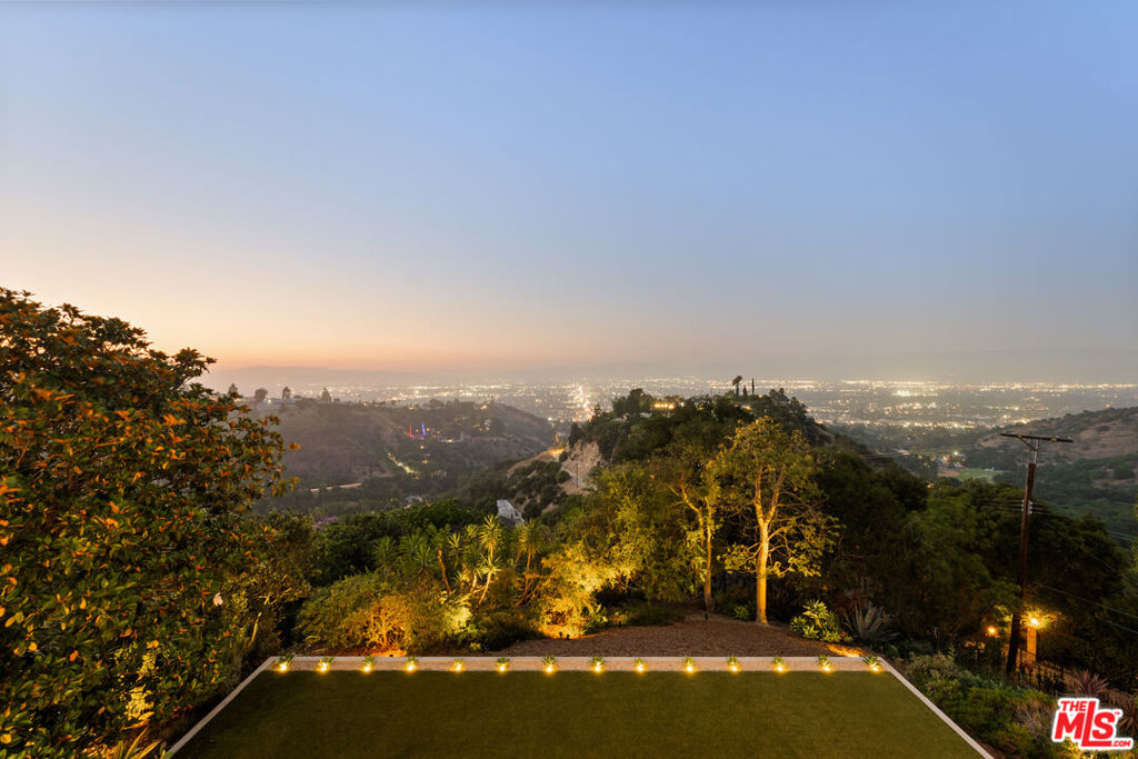 3499 Beverly Glen Boulevard Property Photo 28