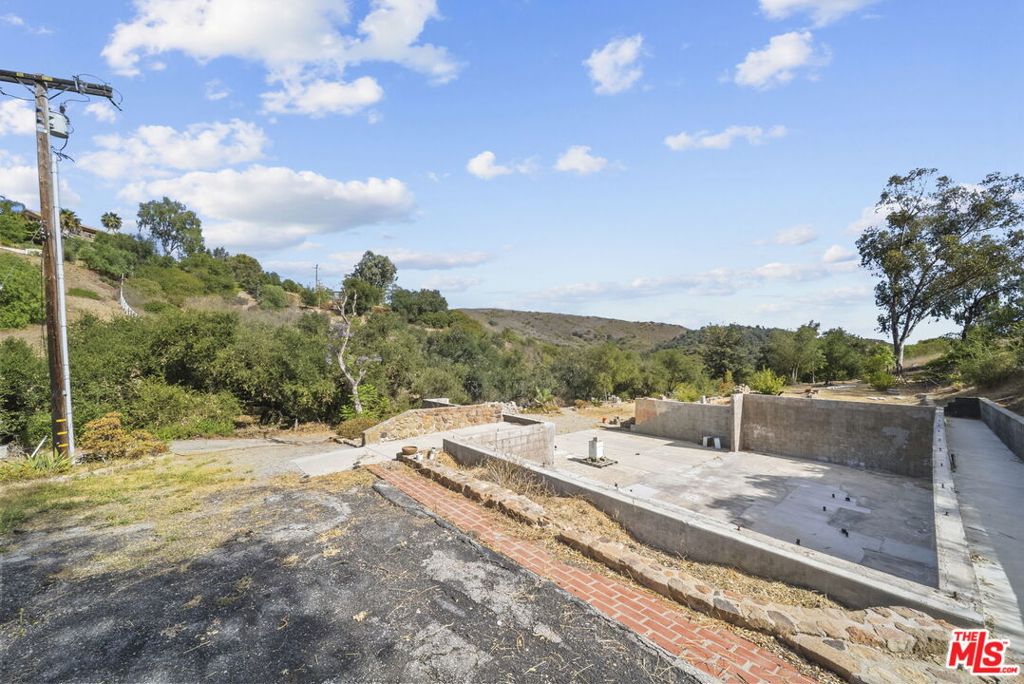 2911 S Foose Road Property Photo 7