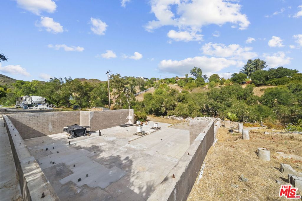 2911 S Foose Road Property Photo 8