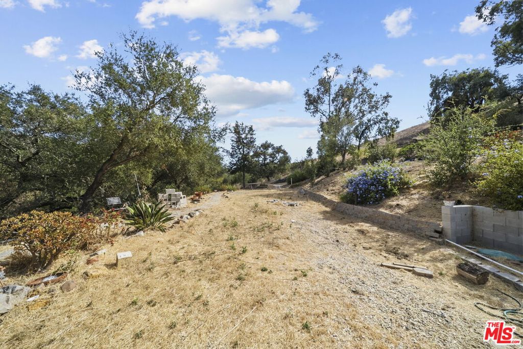 2911 S Foose Road Property Photo 9