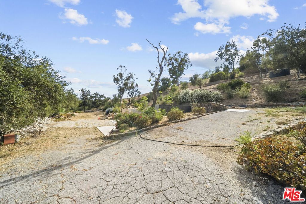 2911 S Foose Road Property Photo 12