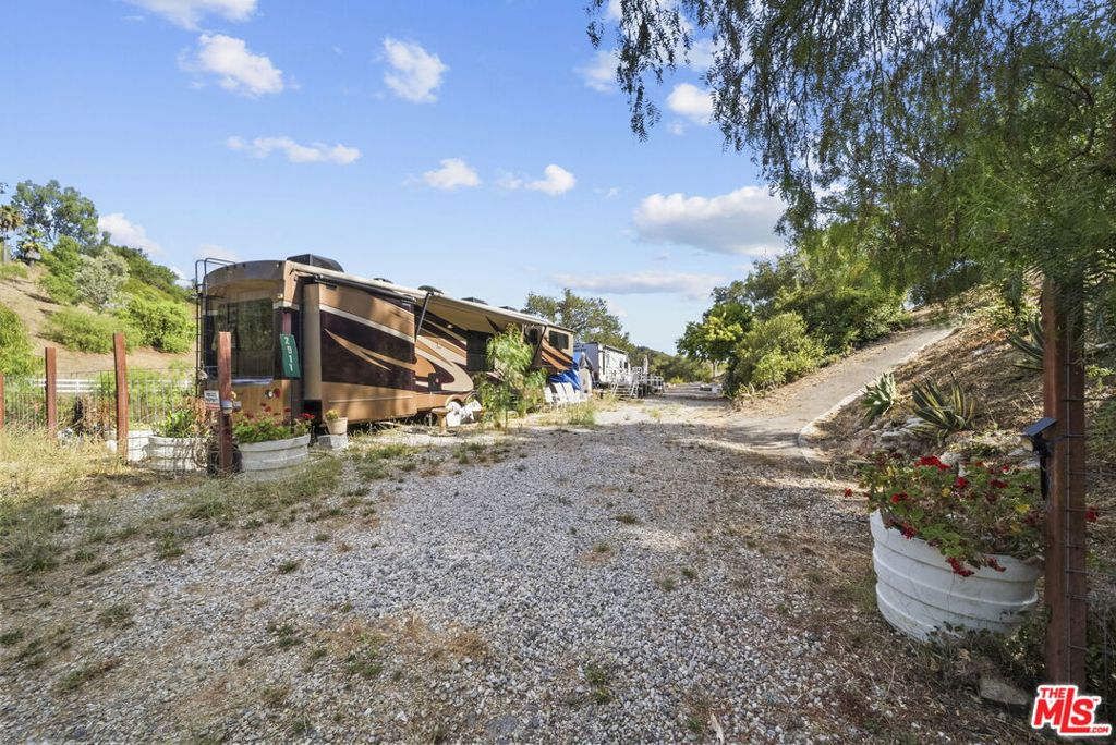 2911 S Foose Road Property Photo 13